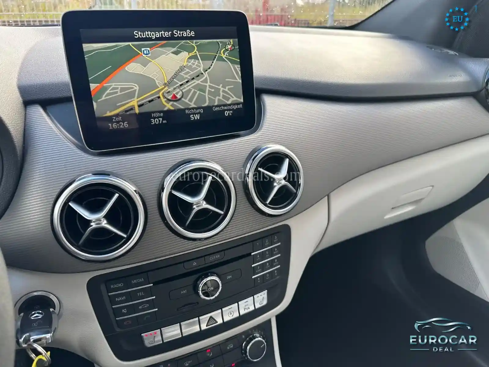 Mercedes-Benz B 180