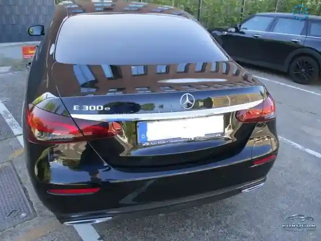 Mercedes-Benz E 300
