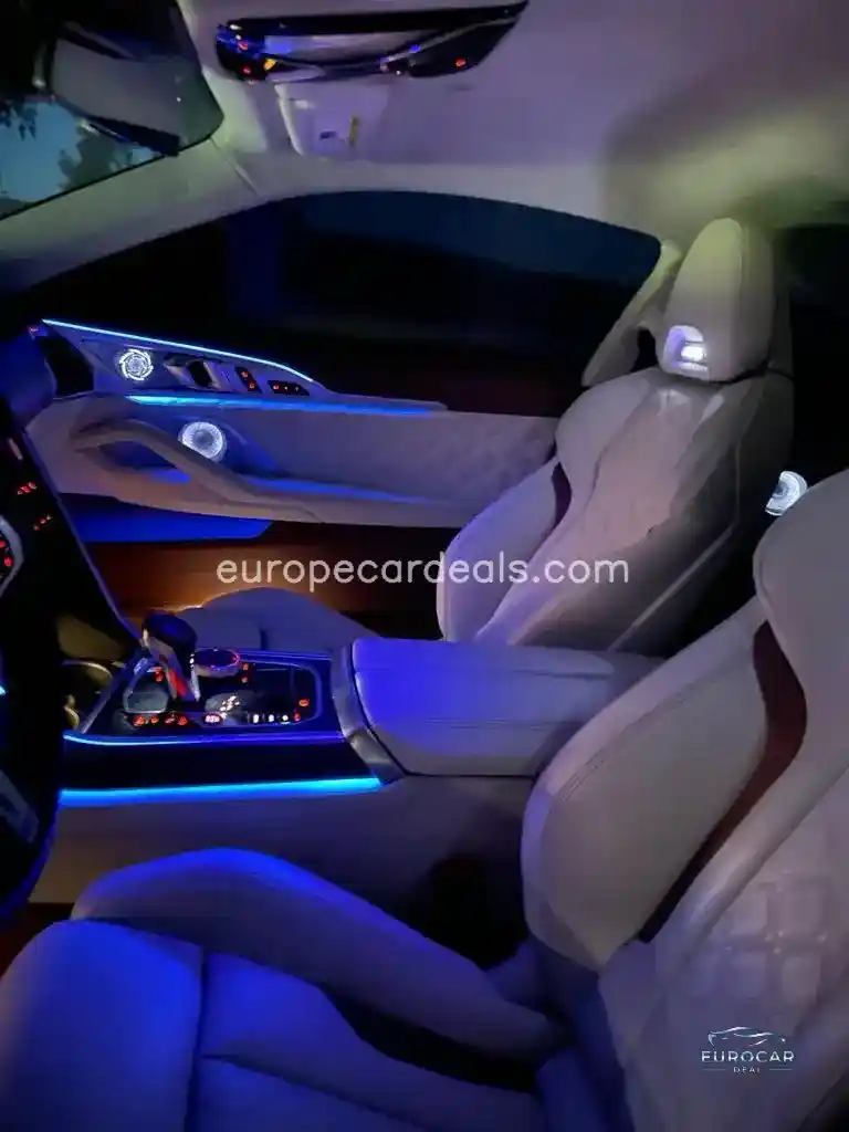 BMW M8