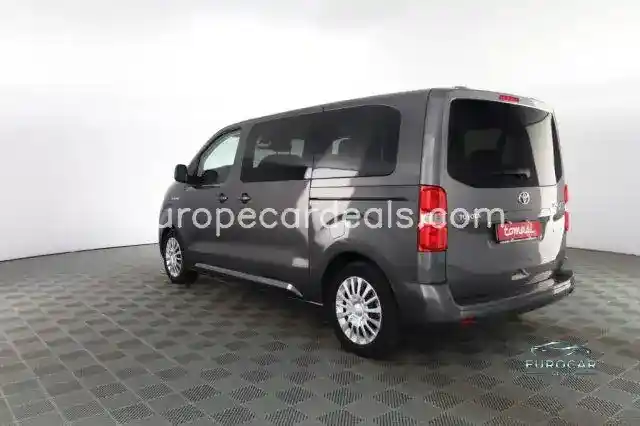 Toyota Proace (Verso)