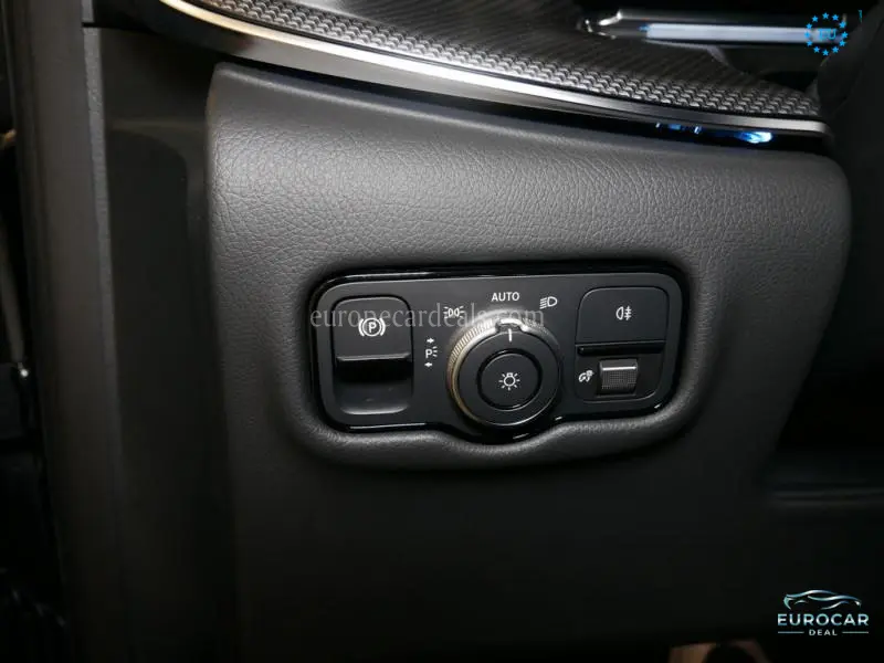 Mercedes-Benz V 220