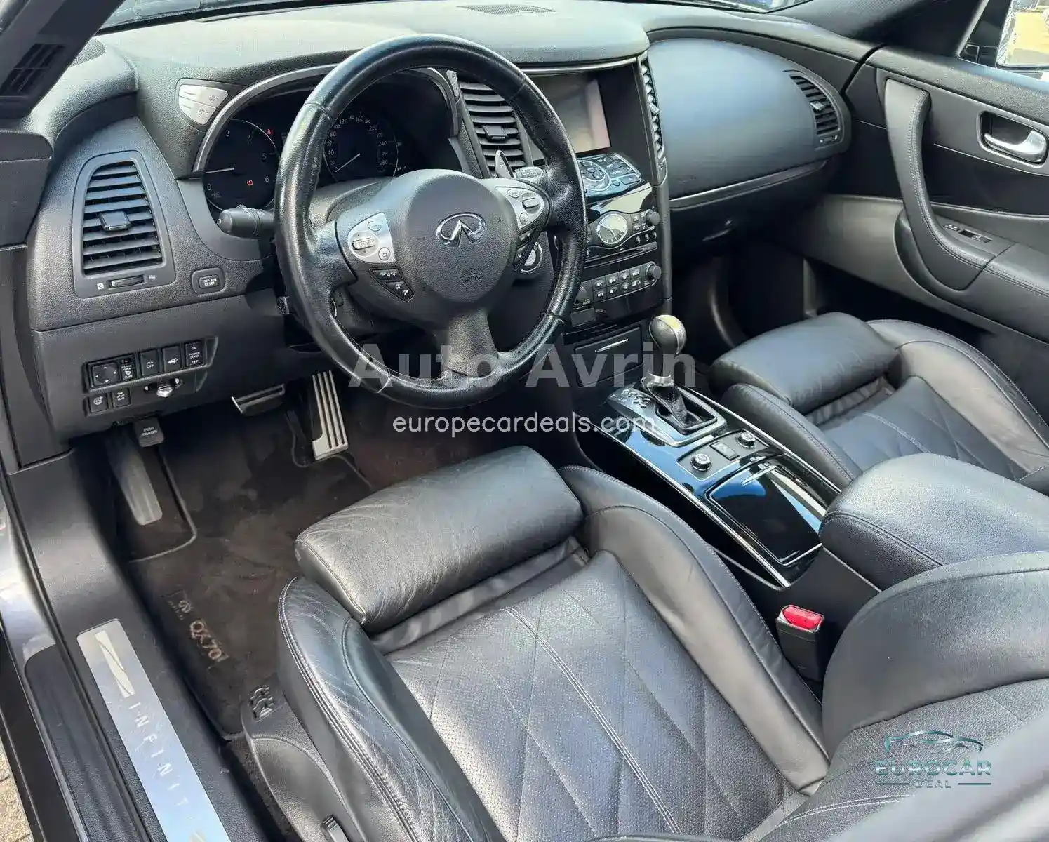 Infiniti QX70