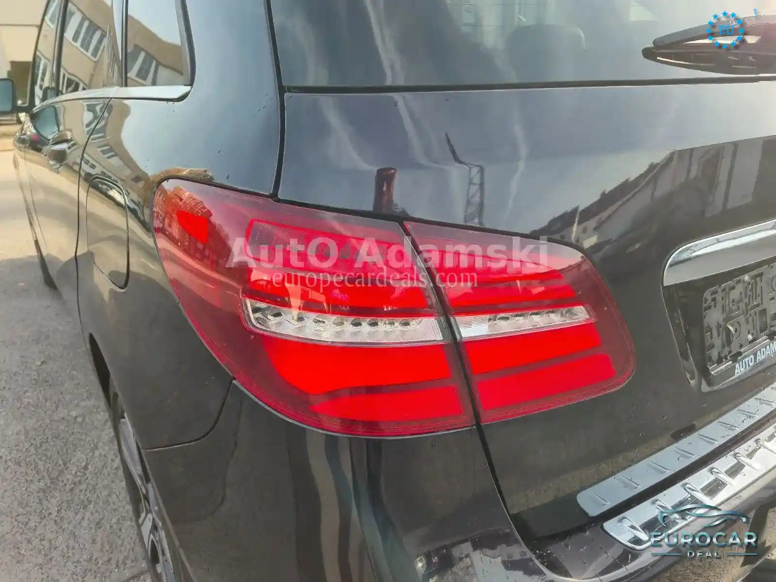 Mercedes-Benz B 180