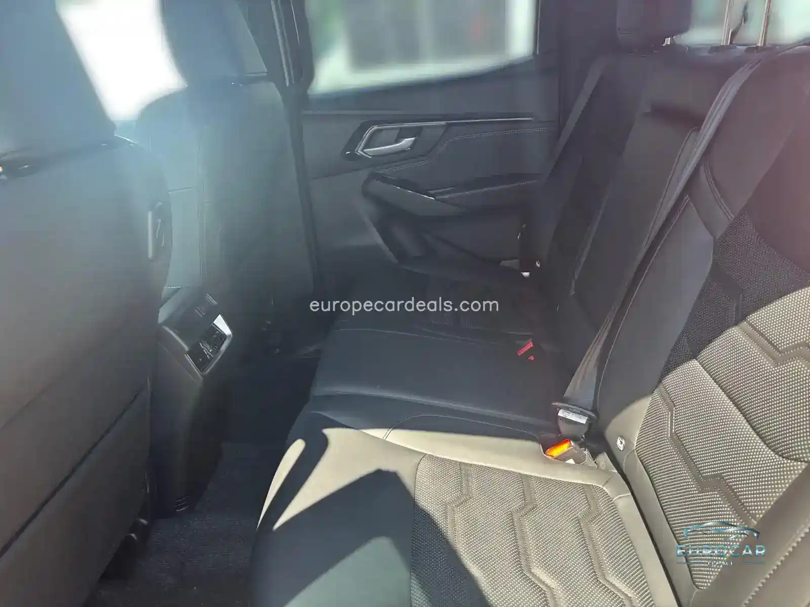 Double Cab 4WD AT Automatik – V-Cross