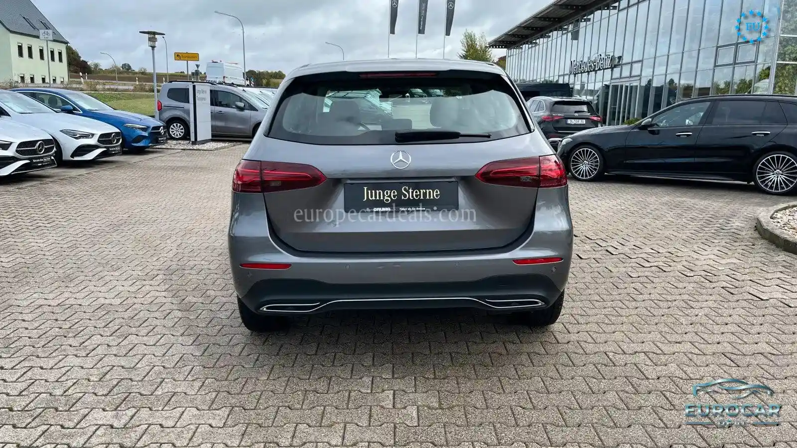 Mercedes-Benz B 180