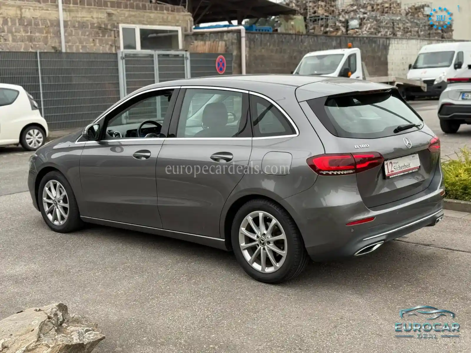 Mercedes-Benz B 180