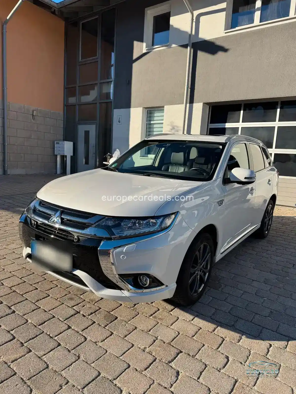 Mitsubishi Plug-in Hybrid Outlander
