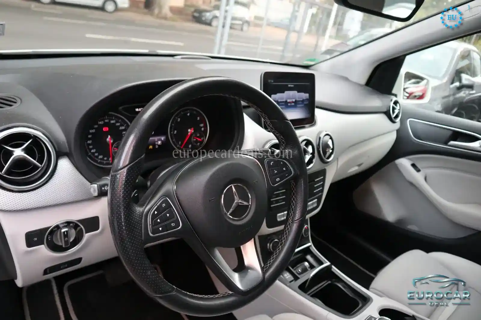 Mercedes-Benz B 220