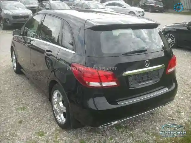 Mercedes-Benz B 200