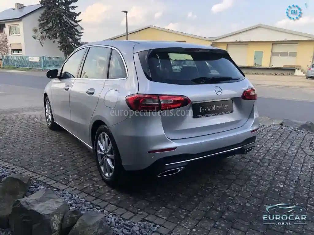 Mercedes-Benz B 180
