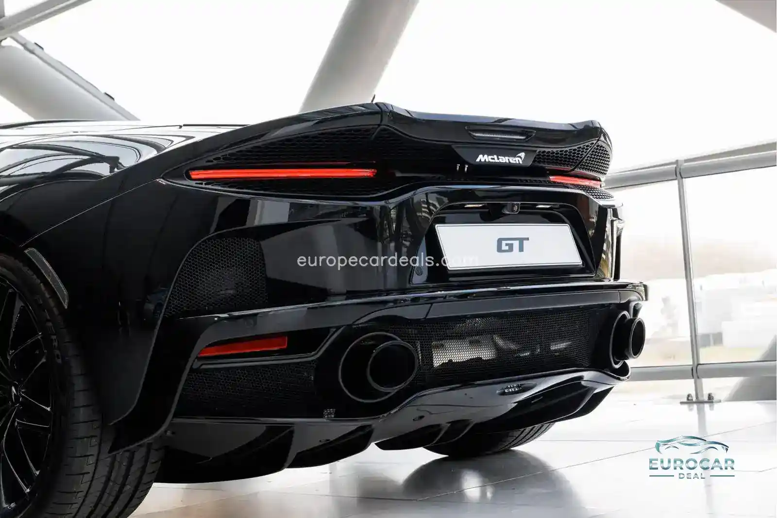McLaren GT