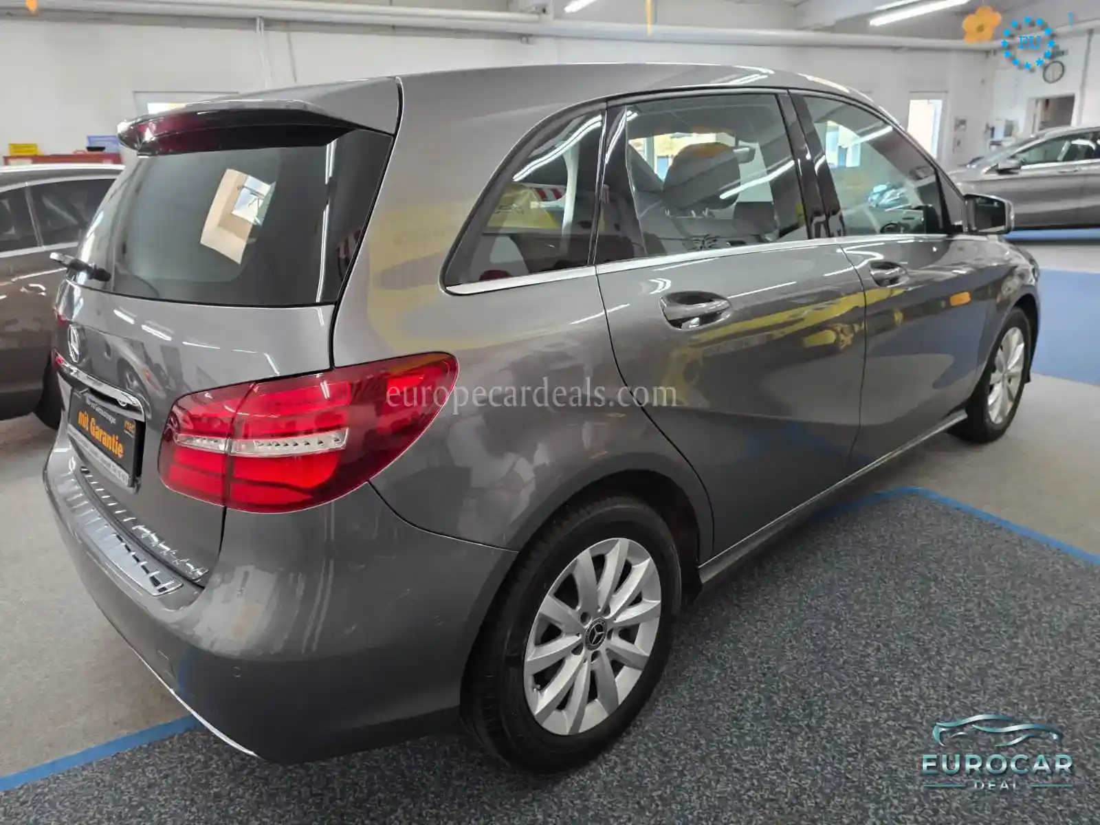 Mercedes-Benz B 180