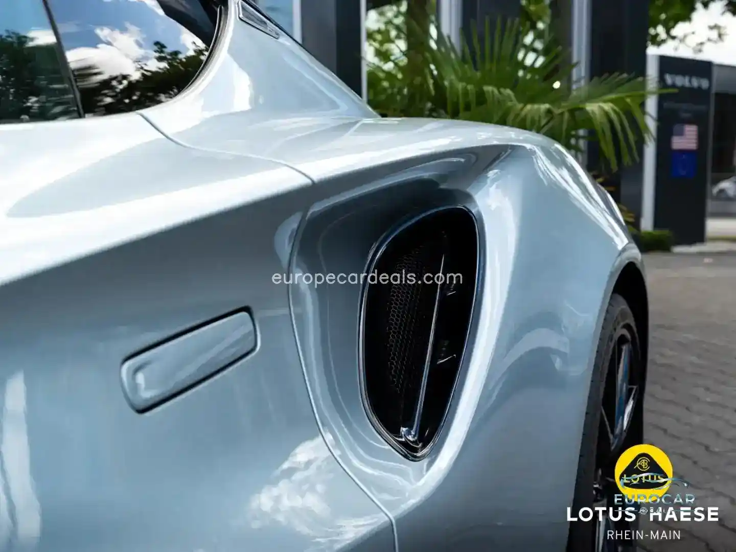 Lotus Emira