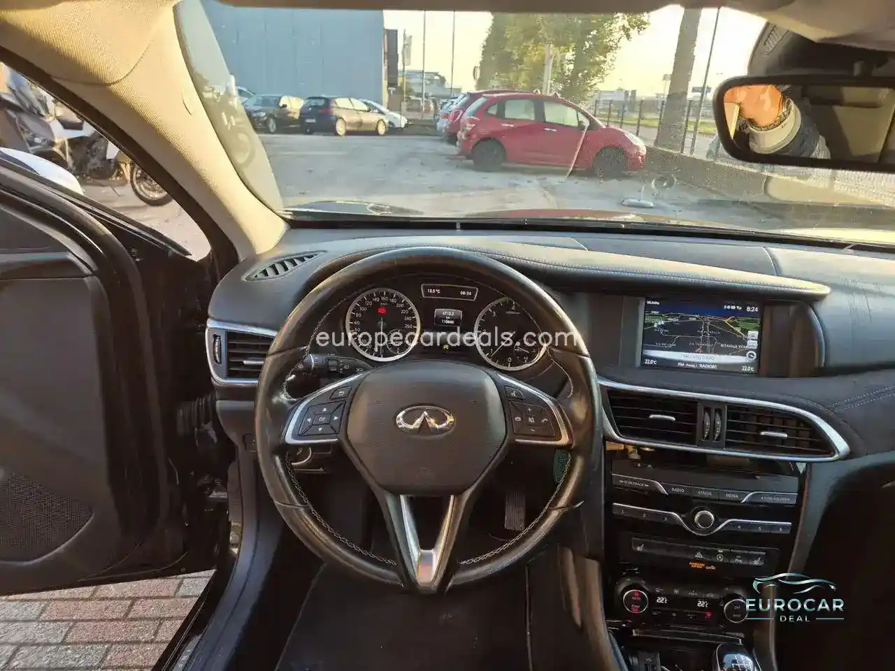 Infiniti Q30