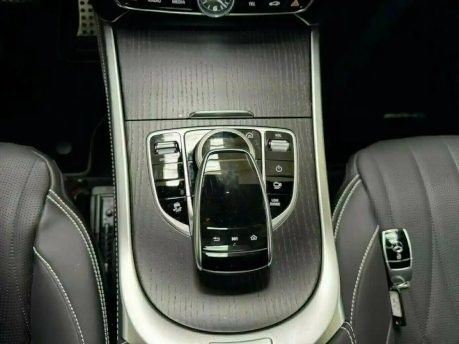 Mercedes-Benz G 500