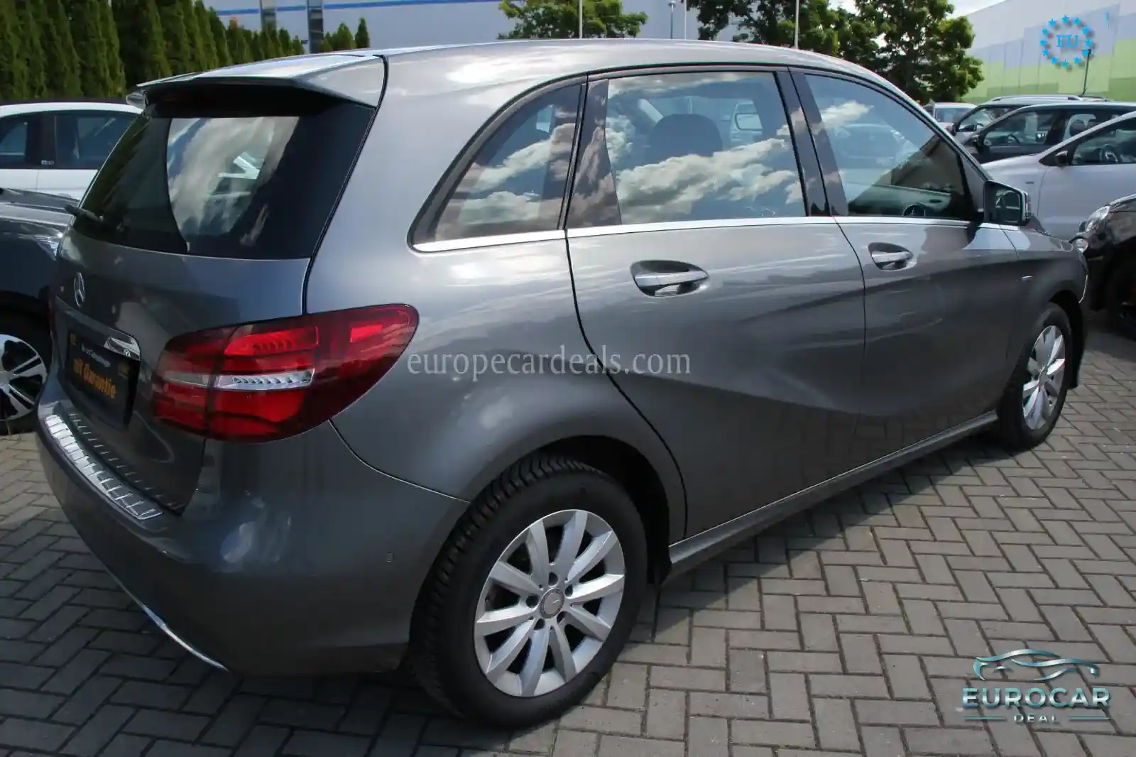 Mercedes-Benz B 180