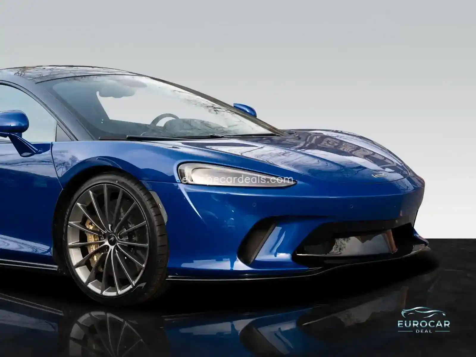 McLaren GT