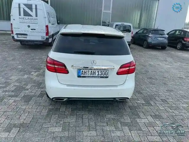 Mercedes-Benz B 220