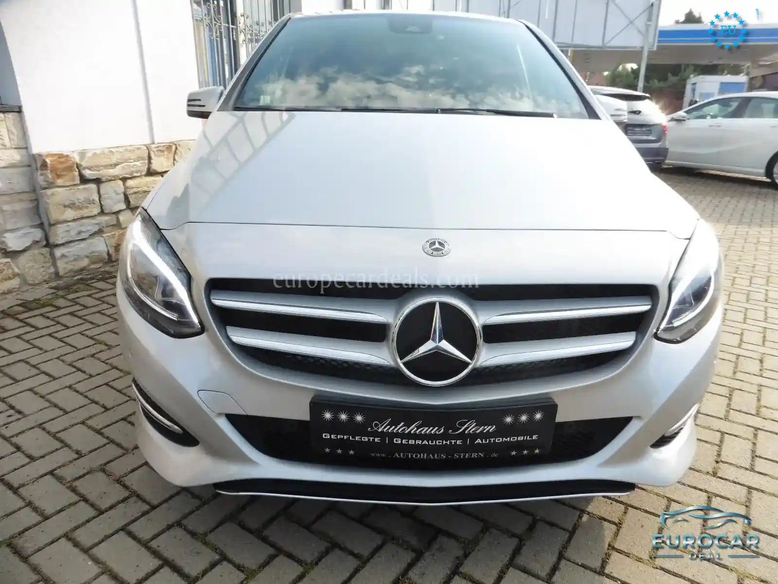 Mercedes-Benz B 180