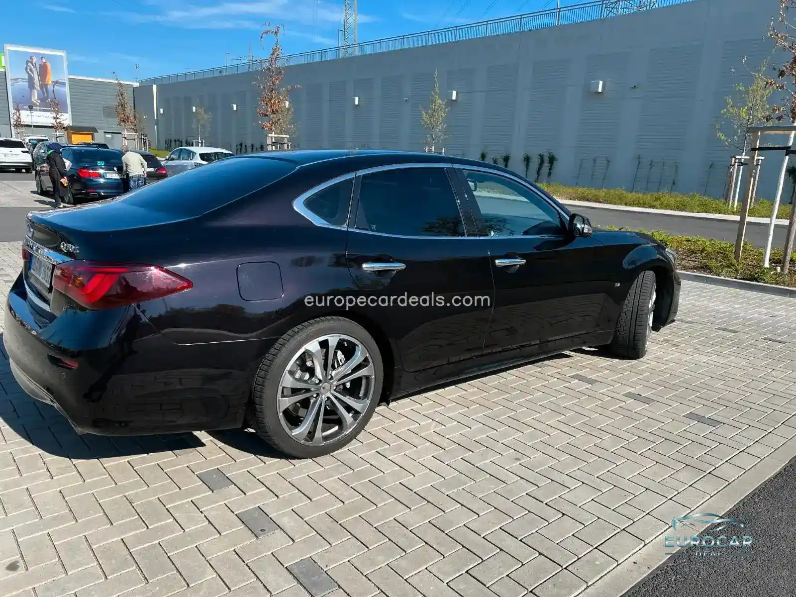 Infiniti Q70