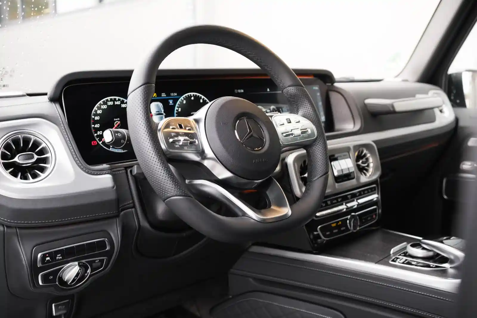 Mercedes-Benz G 500