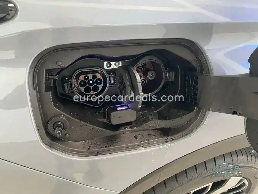 Mitsubishi Plug-in Hybrid Outlander