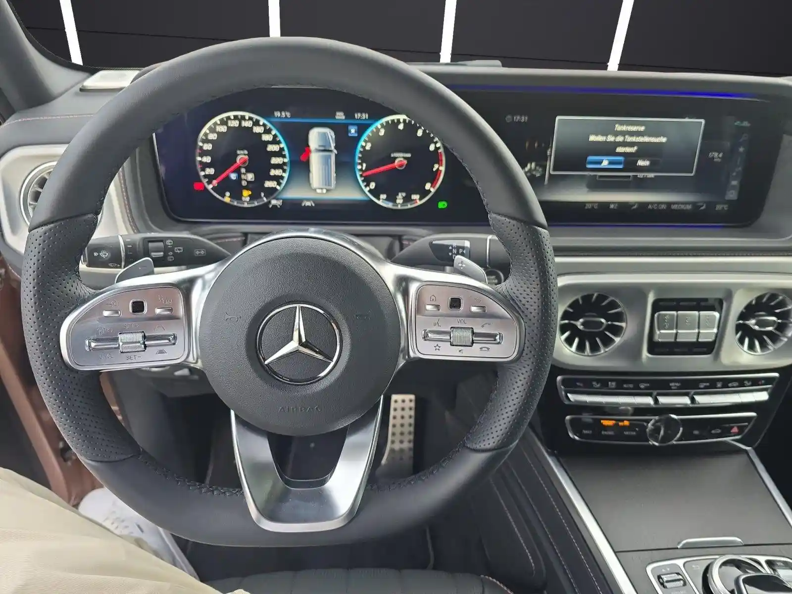 Mercedes-Benz G 500
