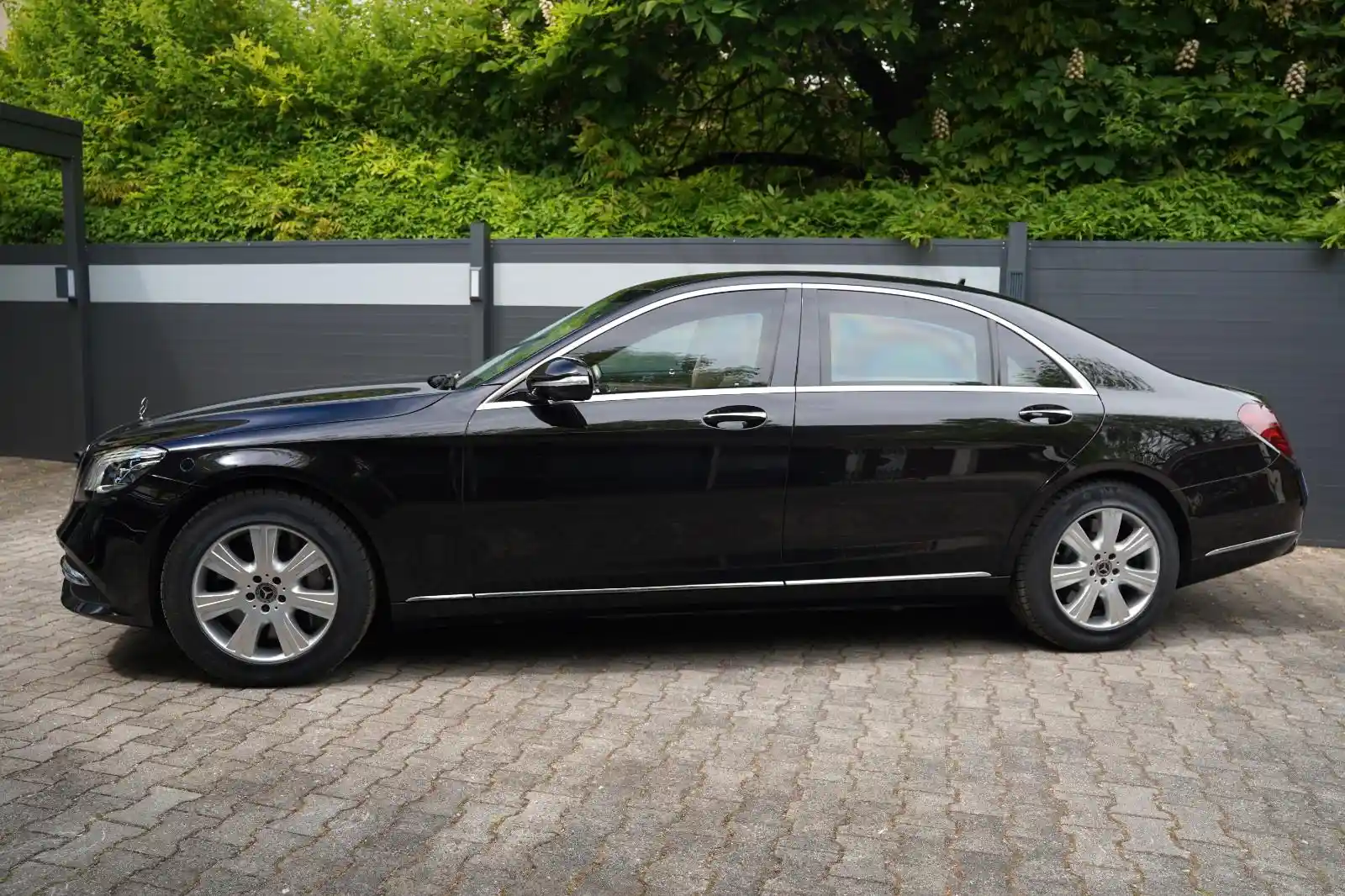 Mercedes-Benz S 600