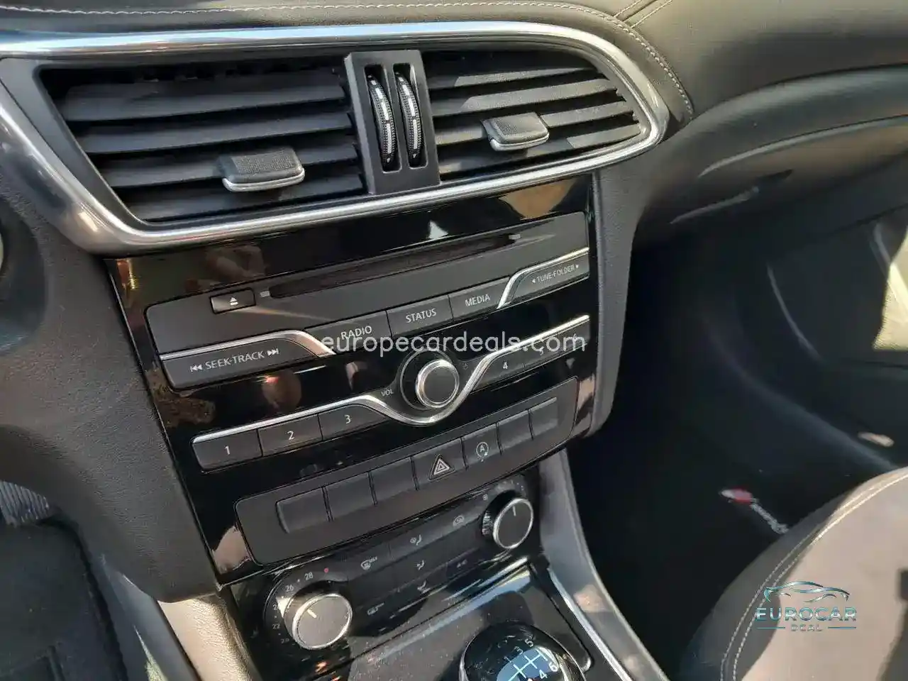 Infiniti Q30