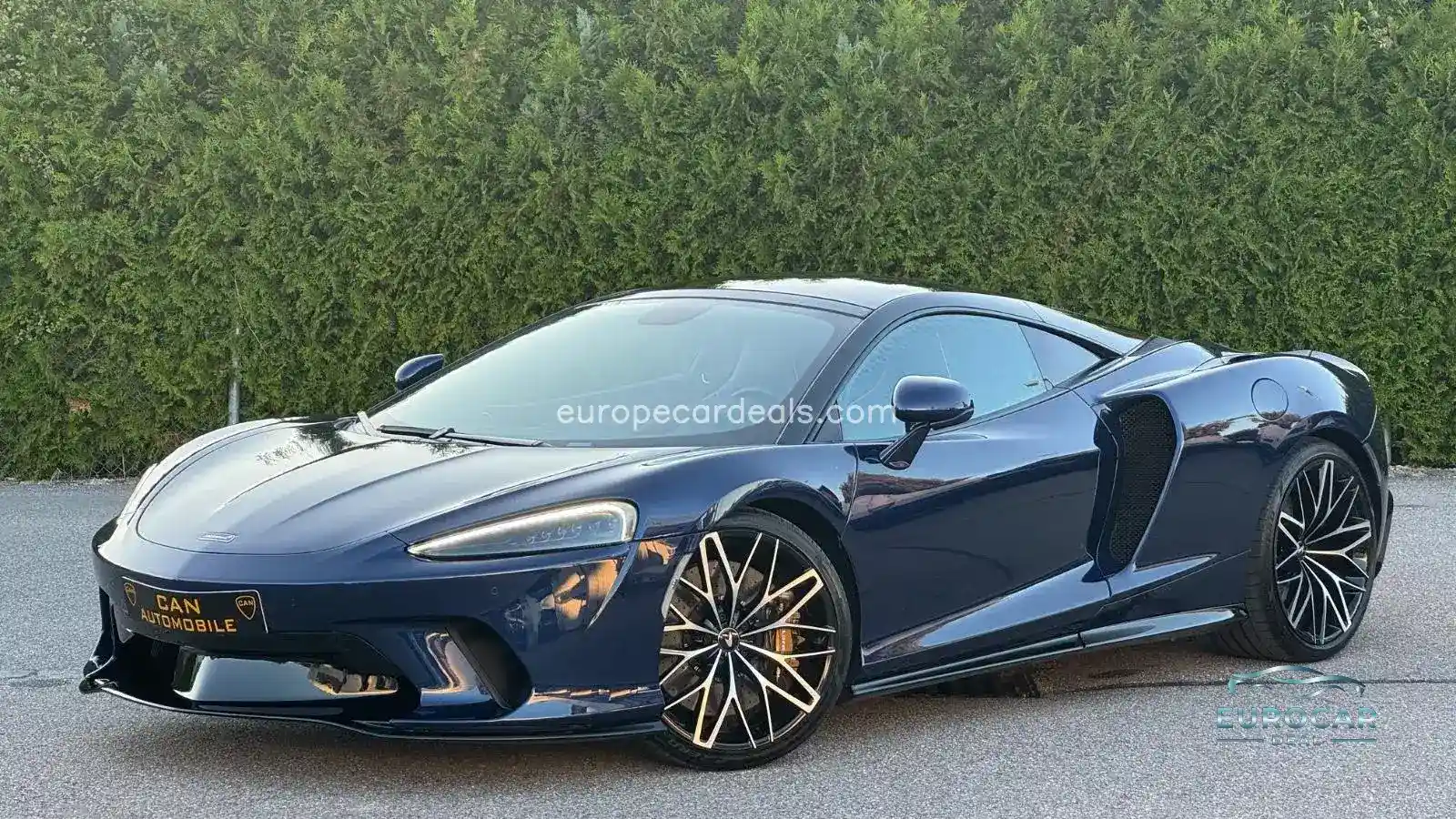 McLaren GT