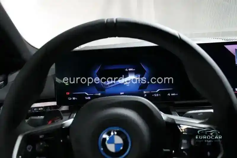 BMW i5