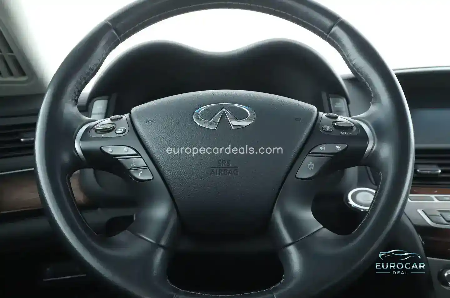 Infiniti Q70