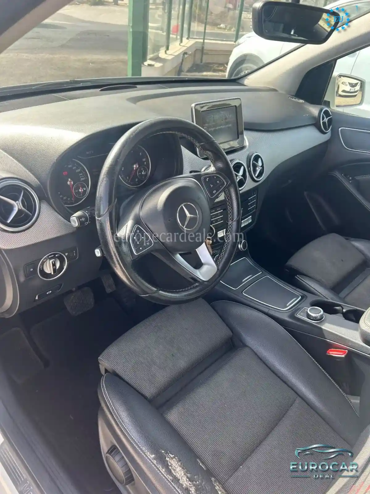 Mercedes-Benz B 180