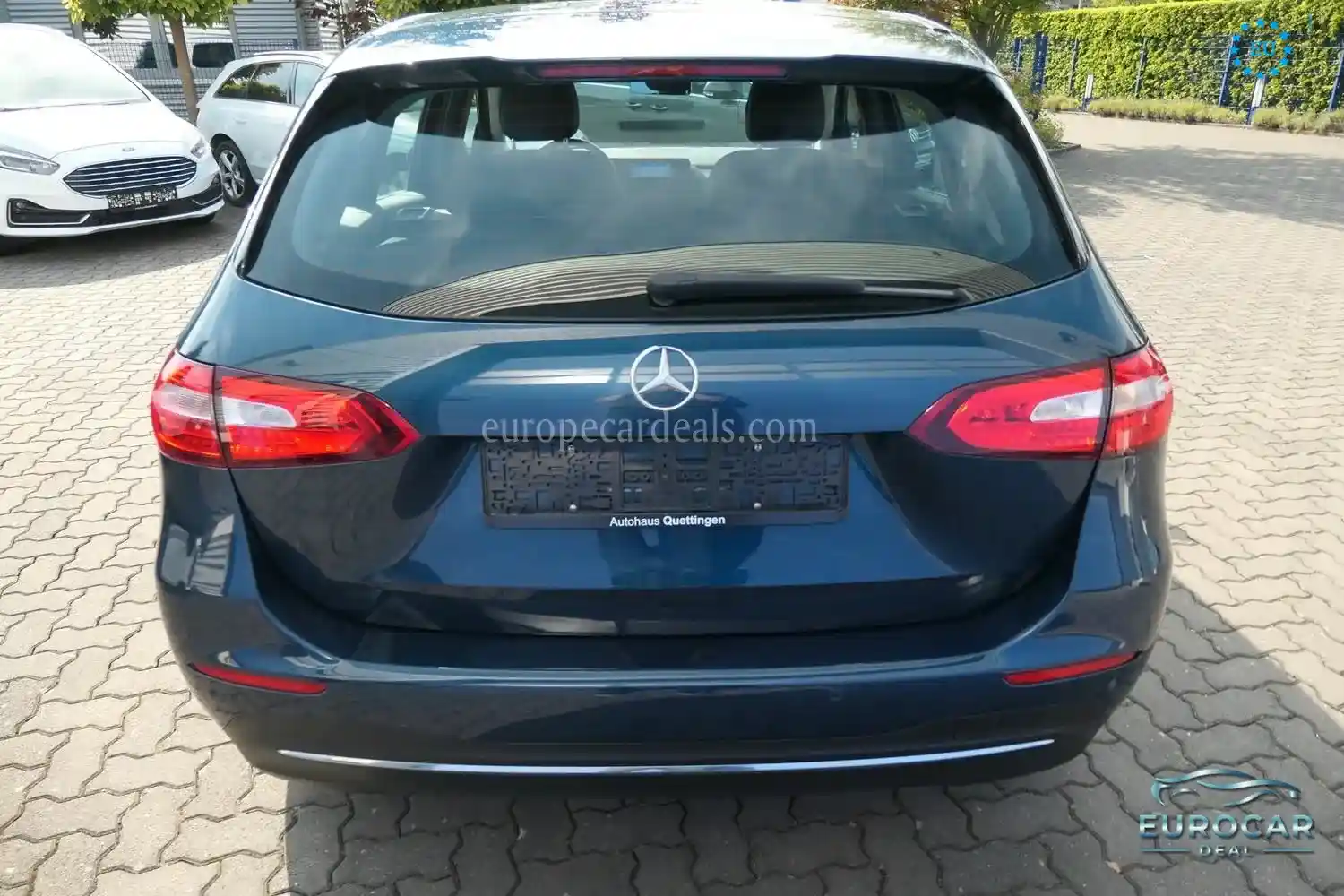 Mercedes-Benz B 180