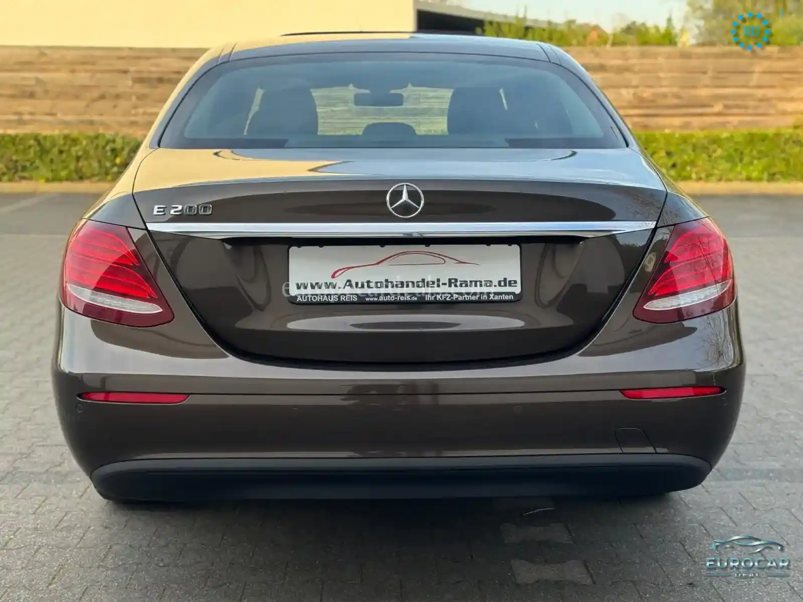 Mercedes-Benz E 200