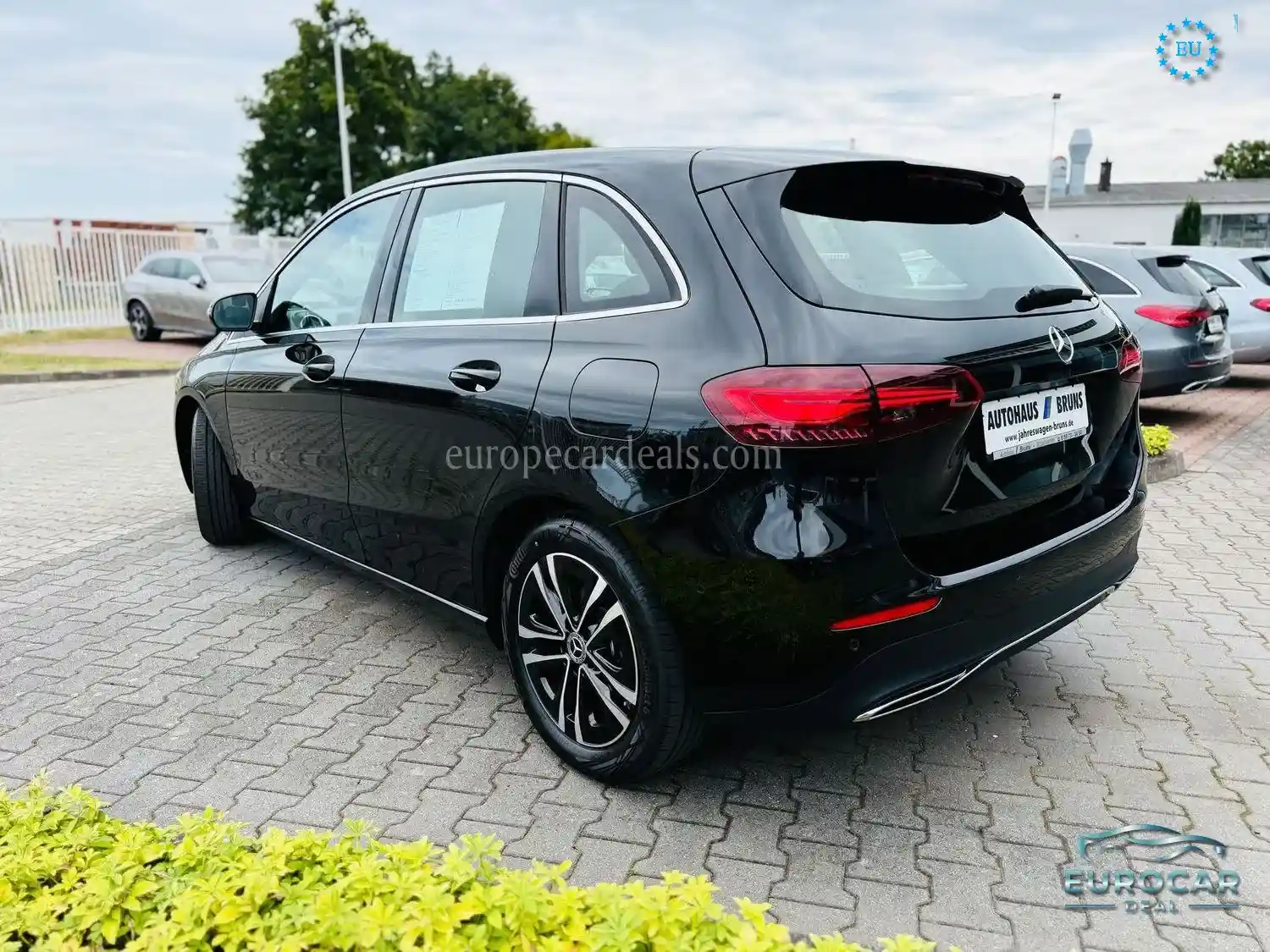 Mercedes-Benz B 180