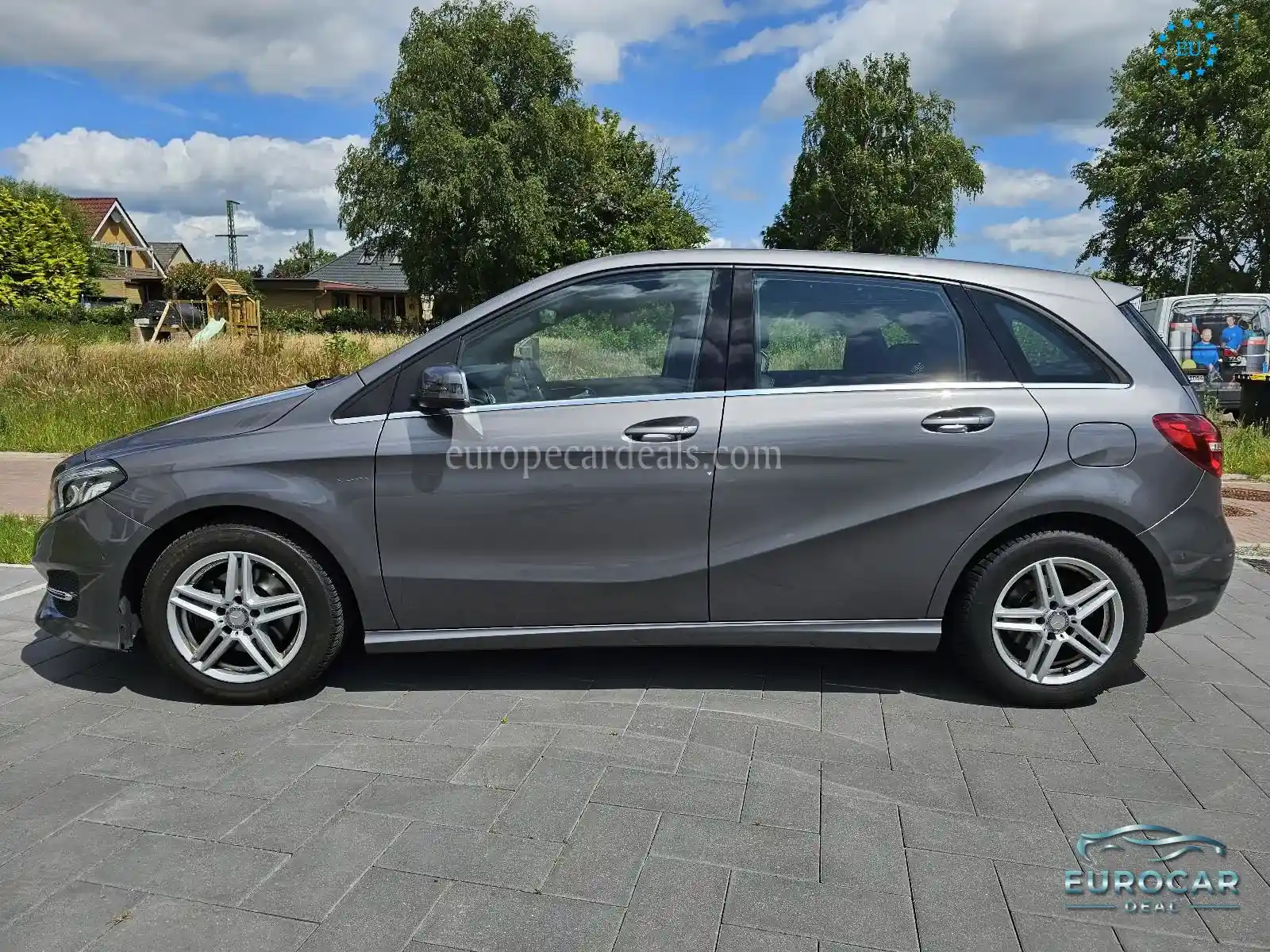 Mercedes-Benz B 180