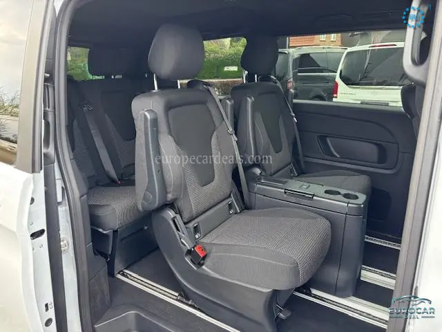Mercedes-Benz V 220