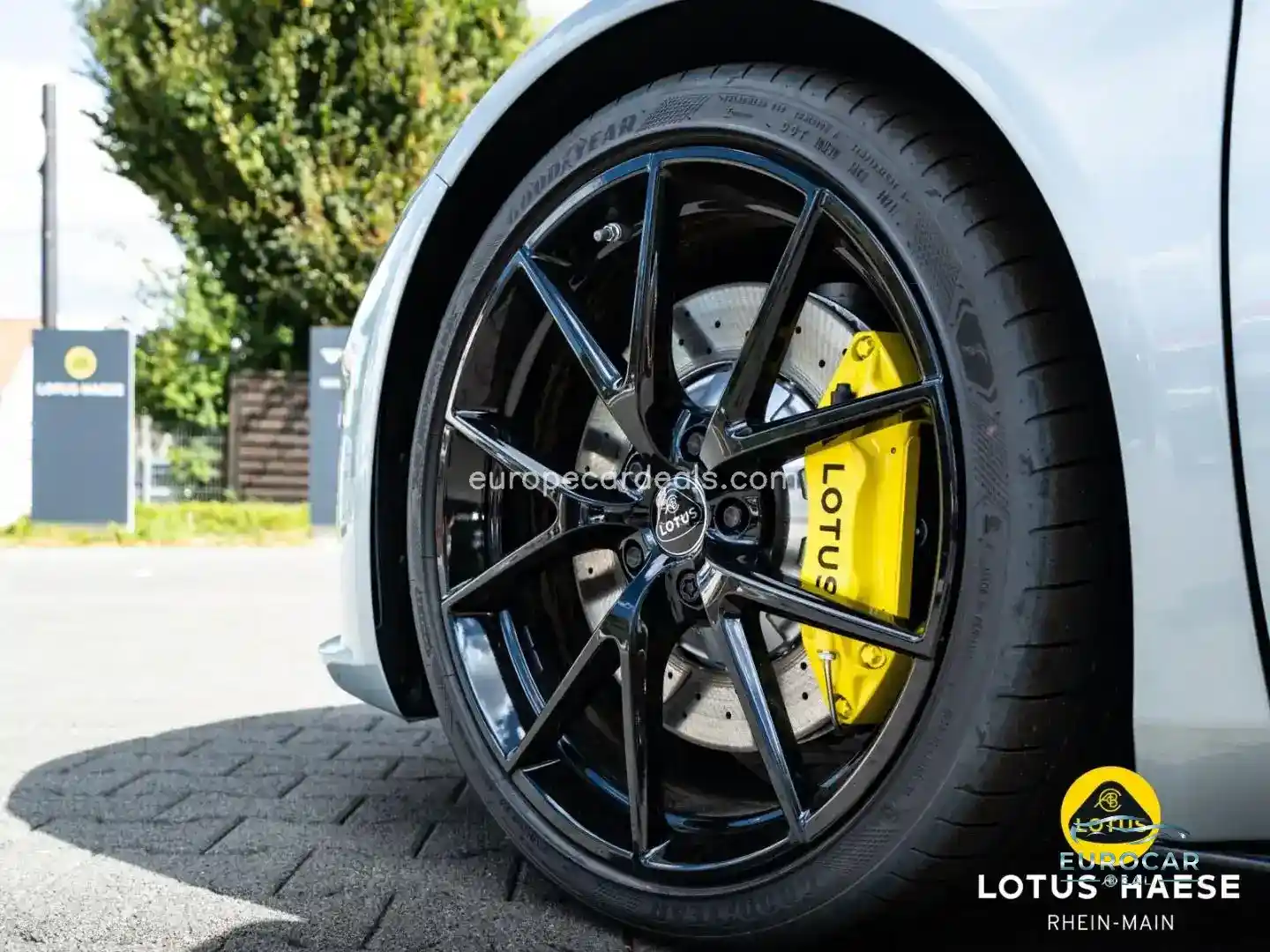 Lotus Emira