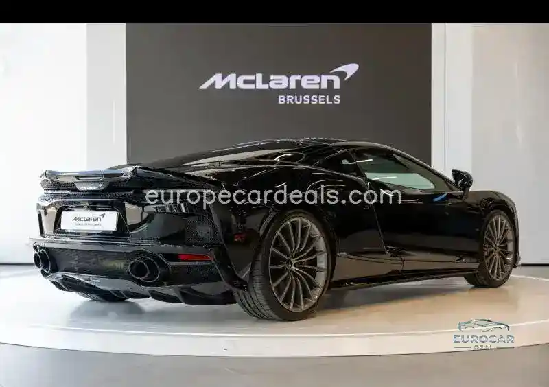 McLaren GT