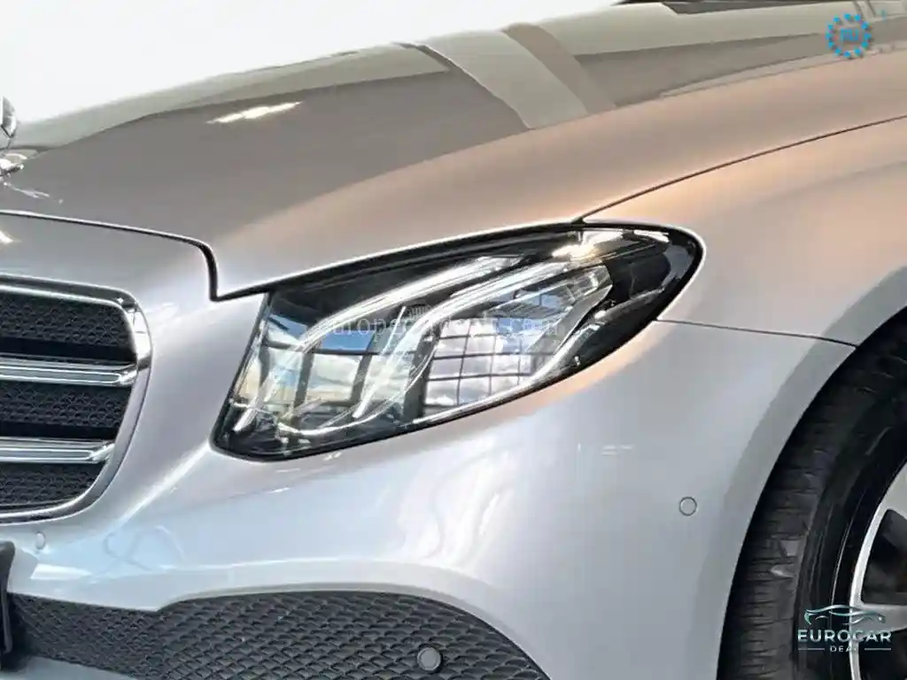 Mercedes-Benz E 200
