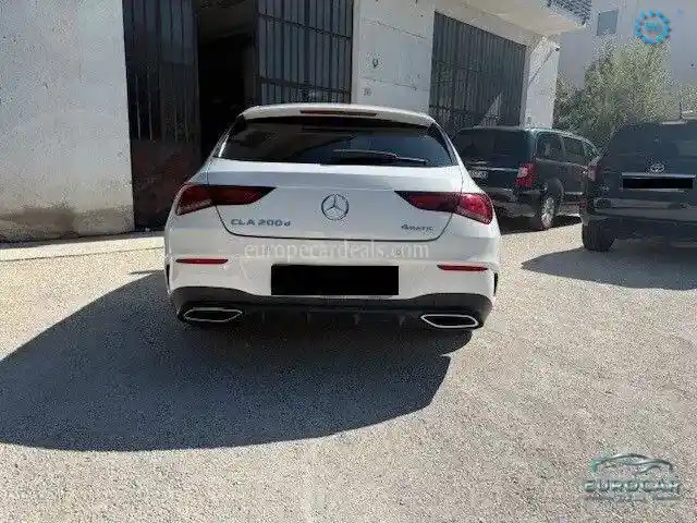 Mercedes-Benz CLA 200 Shooting Brake