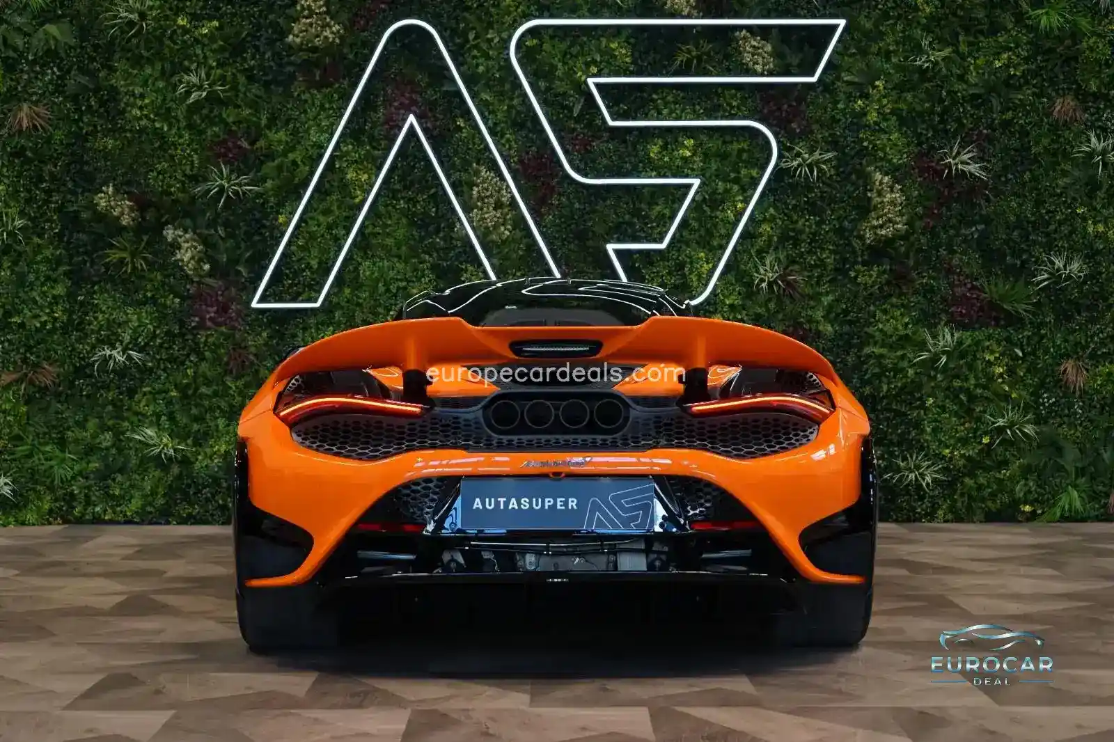 McLaren 765LT