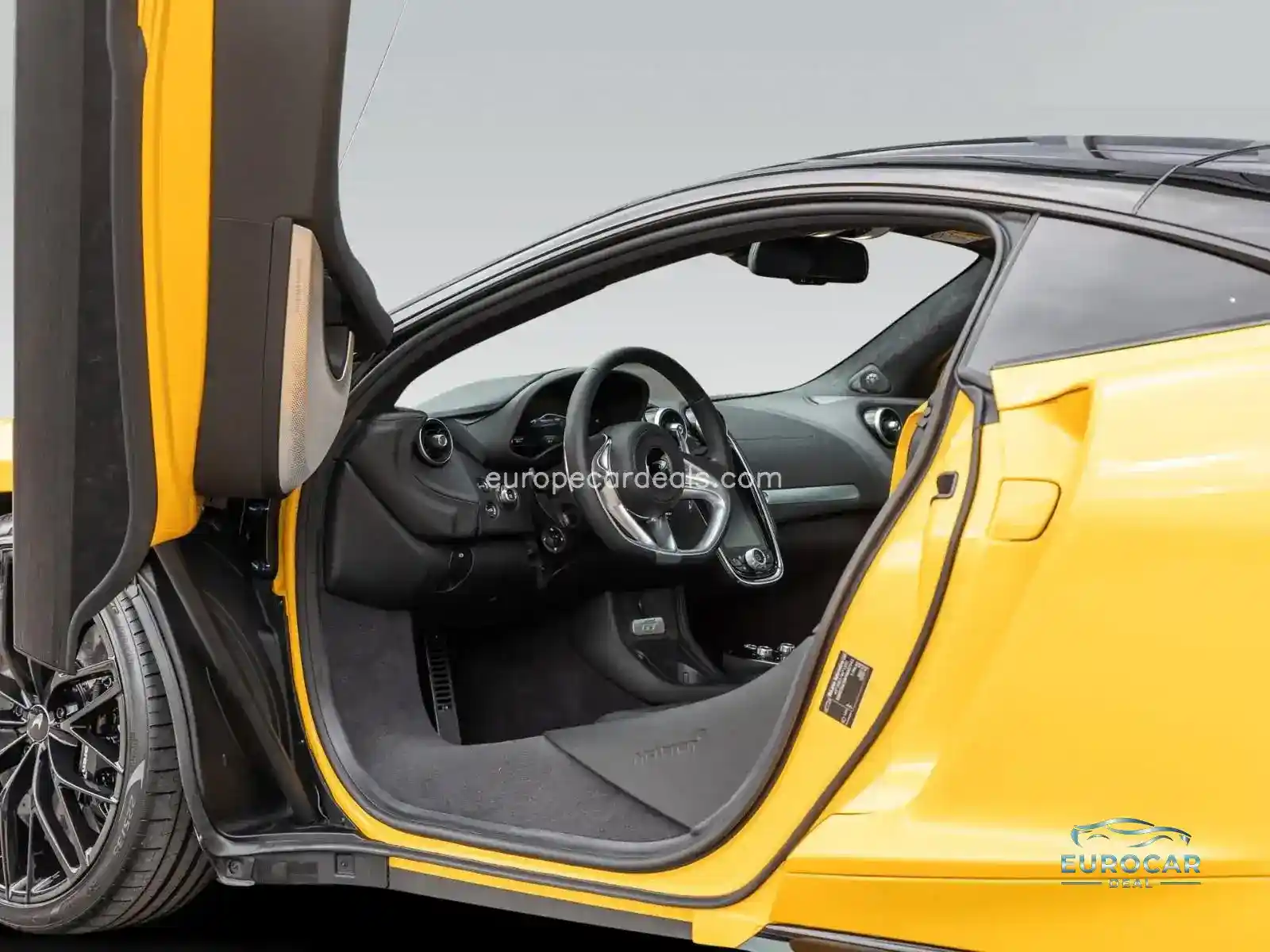 McLaren GT