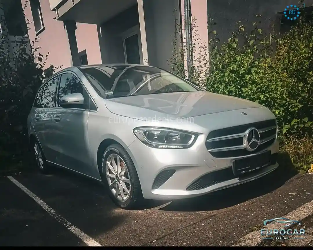 Mercedes-Benz B 180
