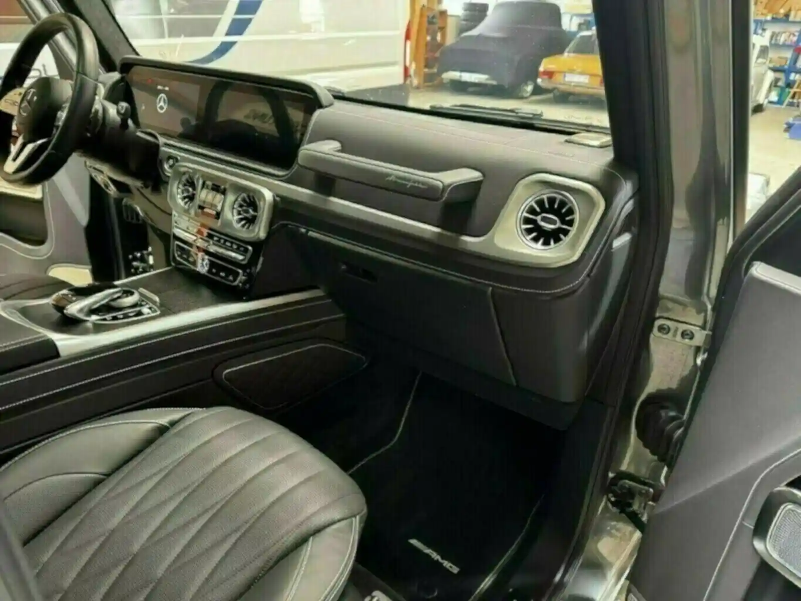 Mercedes-Benz G 500