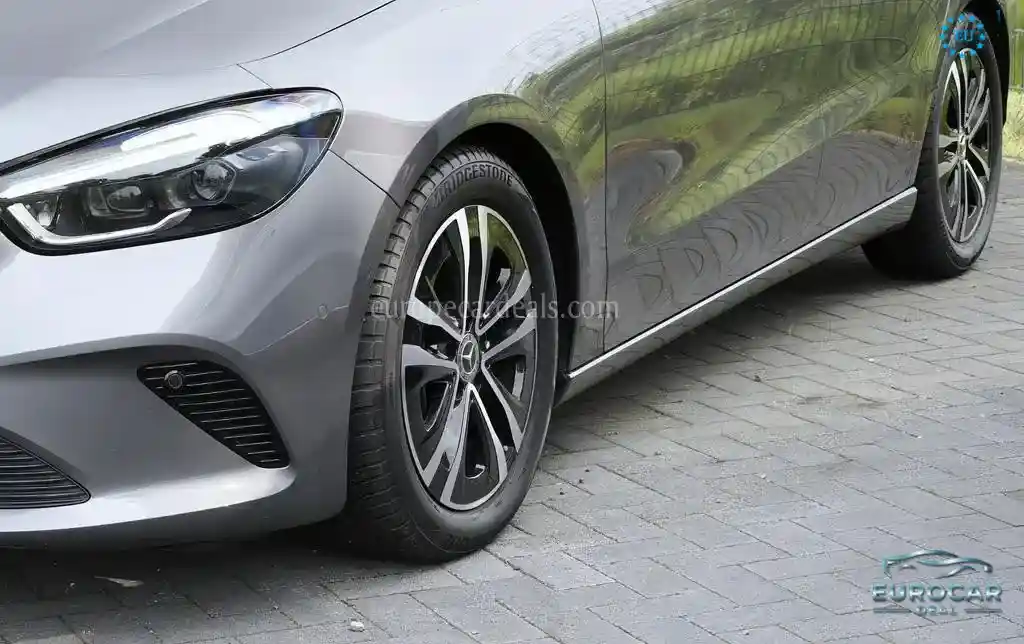 Mercedes-Benz B 200