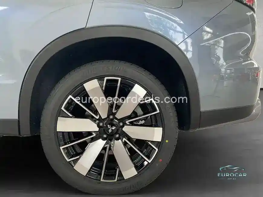 Mitsubishi Plug-in Hybrid Outlander
