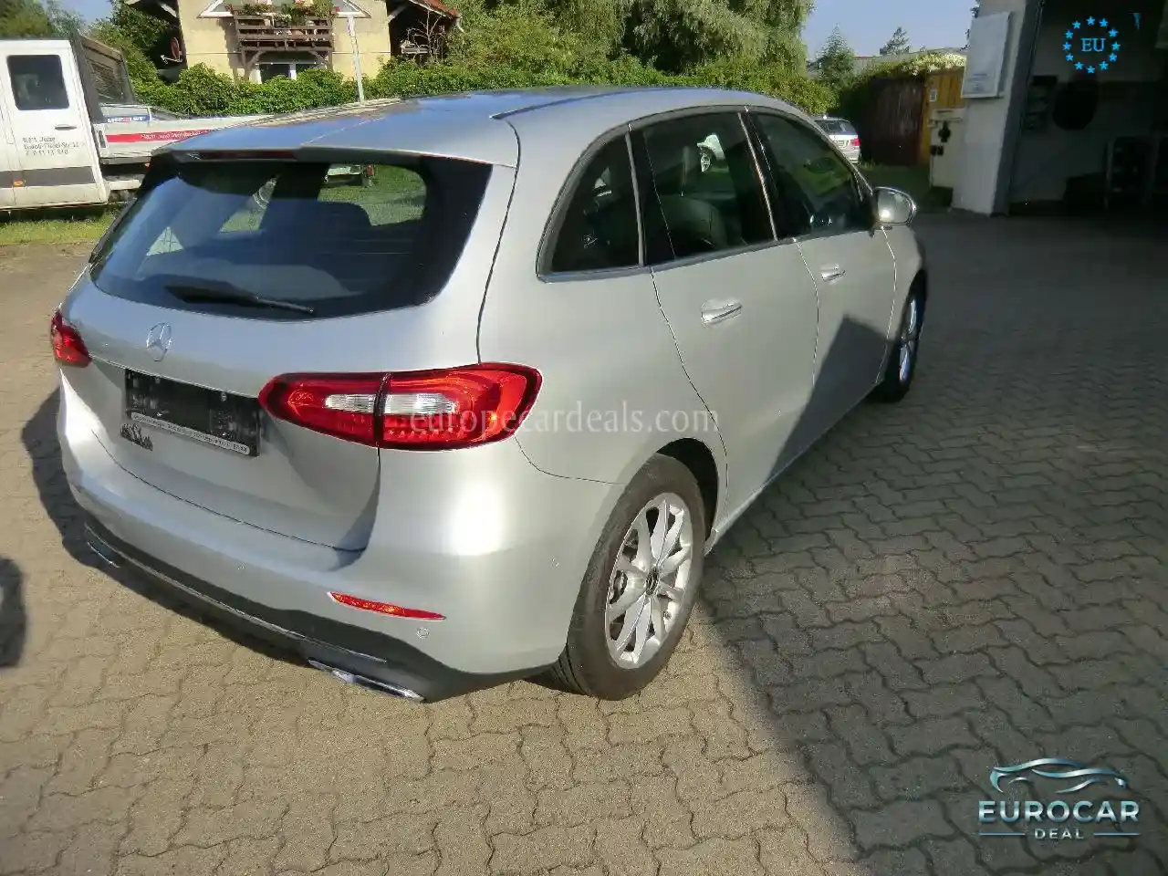 Mercedes-Benz B 180