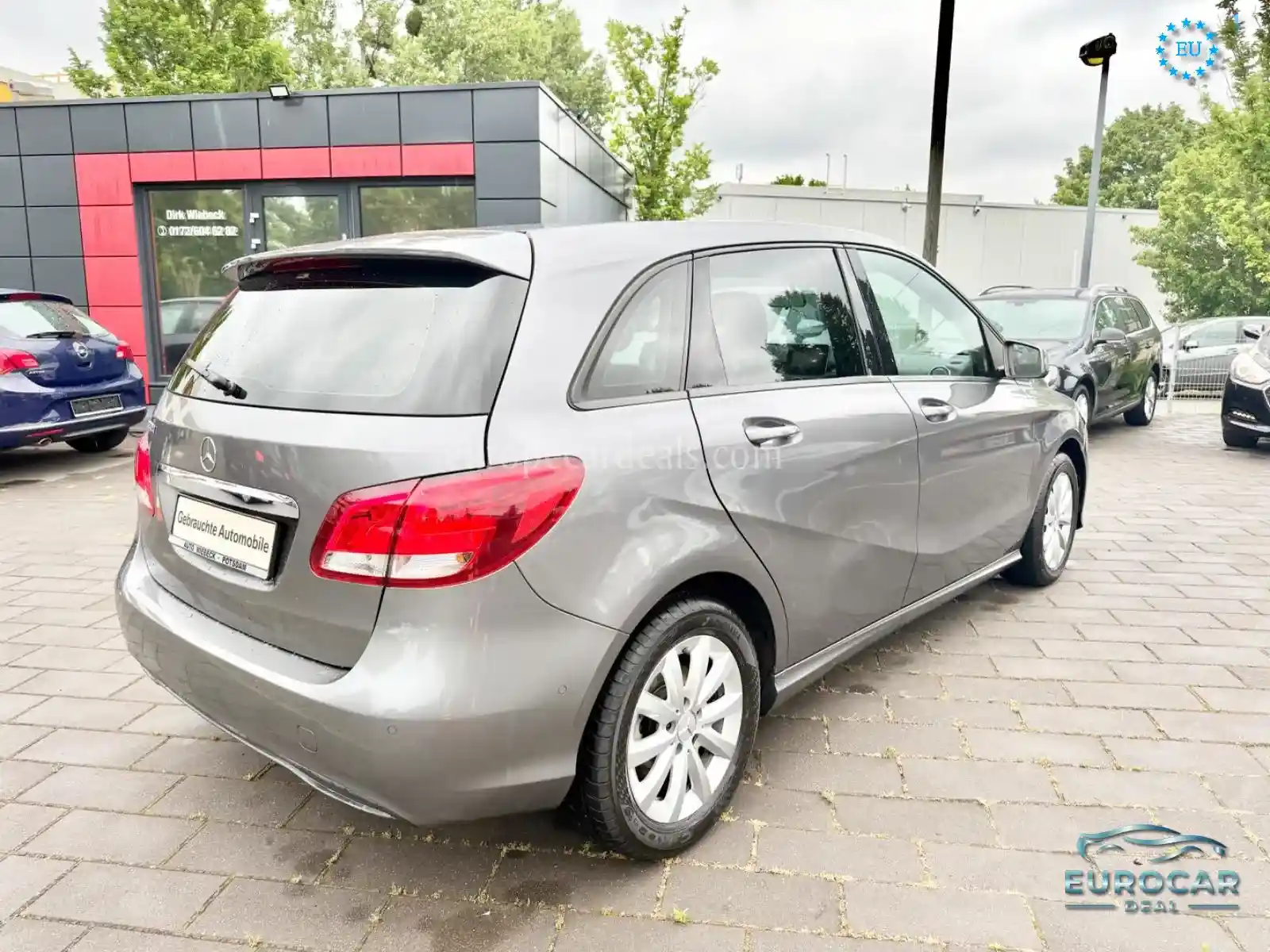 Mercedes-Benz B 180